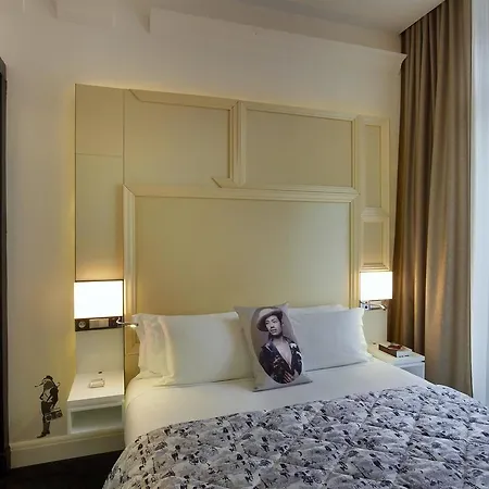W - Opera Hotel