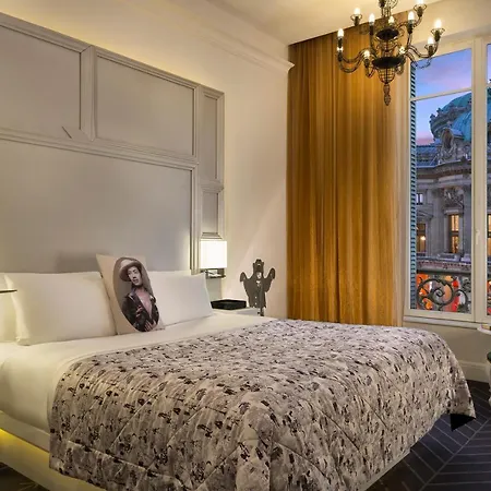 W - Opera Parigi