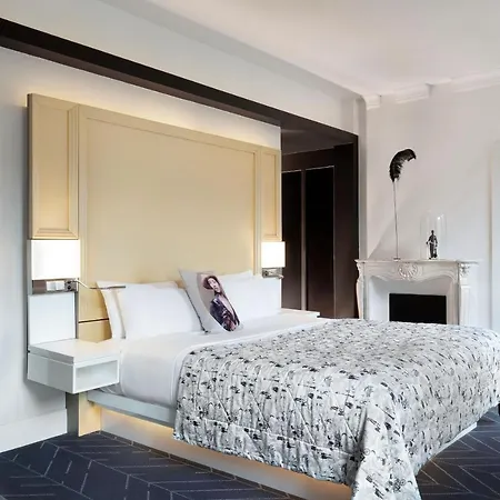 W - Opera Parigi
