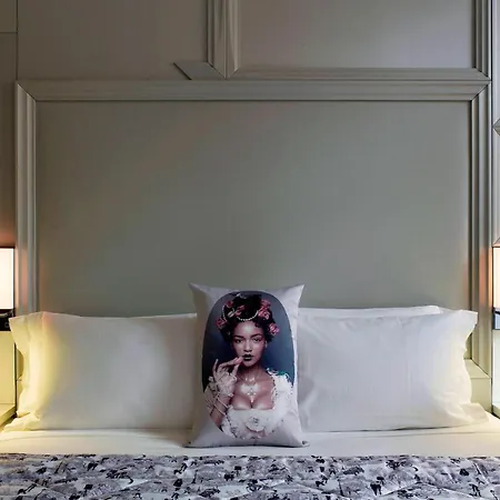 W - Opera Parigi