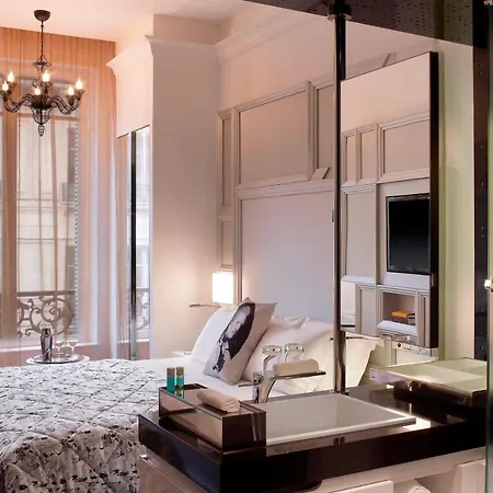 W - Opera Paris